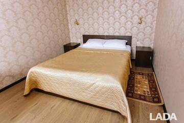 Семейный номер с балконом в Гостинице LADA Hotel